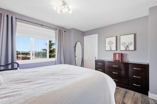4 Cougar Ridge Mews Sw, Calgary, AB 
