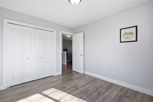 4 Cougar Ridge Mews Sw, Calgary, AB 