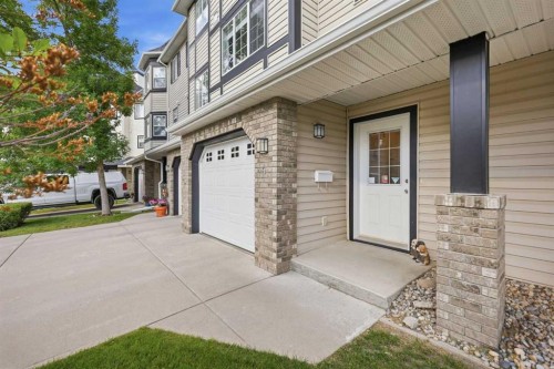 4 Cougar Ridge Mews Sw, Calgary, AB 