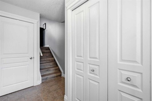 4 Cougar Ridge Mews Sw, Calgary, AB 