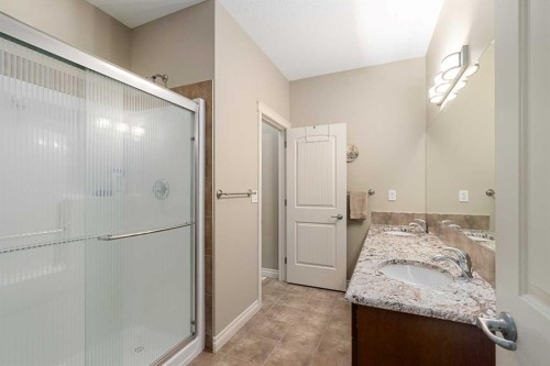 24 Vermont Close, Olds, AB - Indoor Photo Showing Bathroom