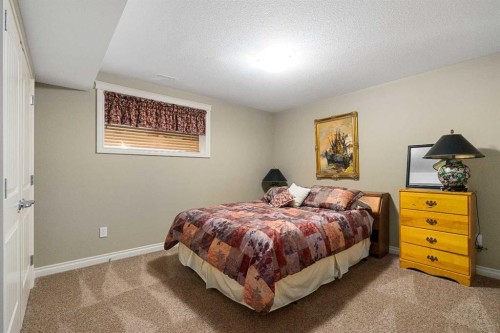 24 Vermont Close, Olds, AB - Indoor Photo Showing Bedroom