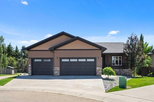 24 Vermont Close, Olds, AB - Outdoor With Facade