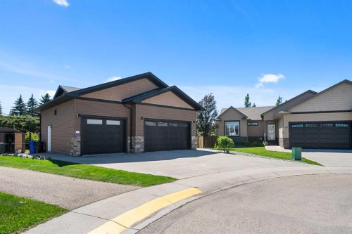 24 Vermont Close, Olds, AB - Outdoor With Facade