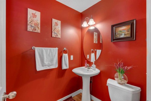 105 West Creek Pond, Chestermere, AB - Indoor Photo Showing Bathroom