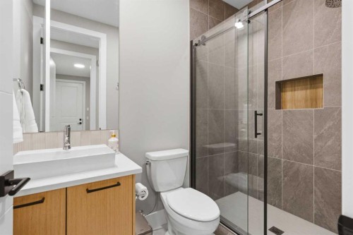 269 Aspen Summit Heights Sw, Calgary, AB - Indoor Photo Showing Bathroom