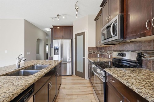 6 Evanspark Manor Nw, Calgary, AB 