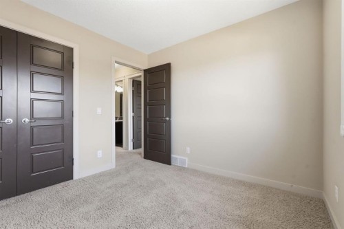 6 Evanspark Manor Nw, Calgary, AB 
