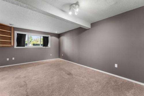 27 Elk Hill Se, Airdrie, AB 