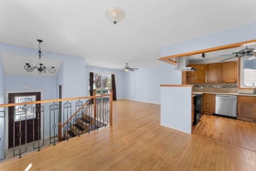 27 Elk Hill Se, Airdrie, AB 