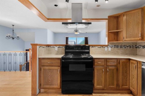 27 Elk Hill Se, Airdrie, AB 