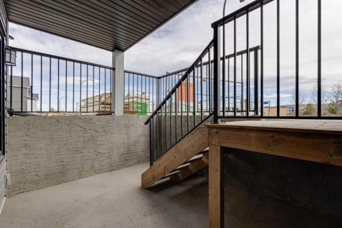 306 Haskayne Drive Nw, Calgary, AB - Indoor Photo Showing Other Room