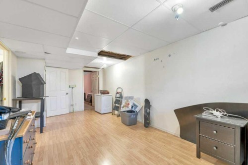 23 Abbercove Road Se, Calgary, AB - Indoor
