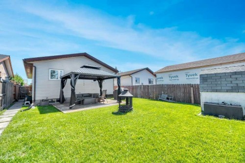 23 Abbercove Road Se, Calgary, AB - Outdoor