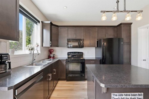 182 Windwood Grove, Airdrie, AB 