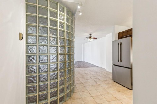 711-111 14 Avenue Se, Calgary, AB - Indoor