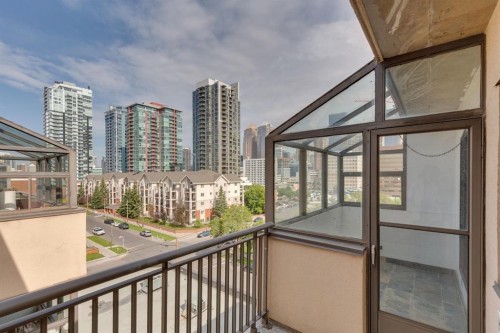711-111 14 Avenue Se, Calgary, AB - Outdoor