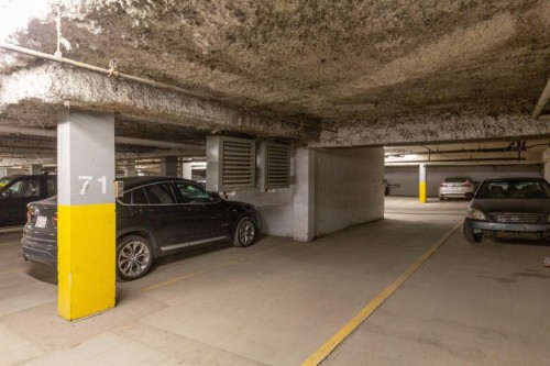 711-111 14 Avenue Se, Calgary, AB - Indoor Photo Showing Garage