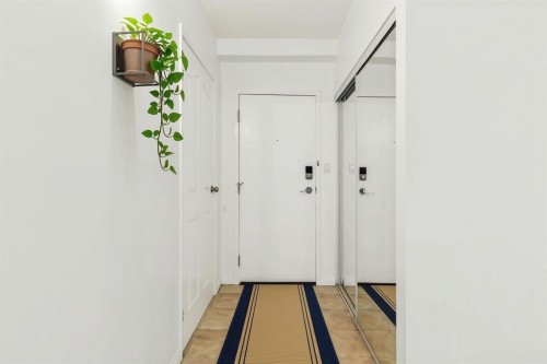 711-111 14 Avenue Se, Calgary, AB - Indoor Photo Showing Other Room