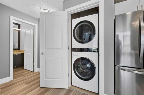 801-77 Spruce Place Sw, Calgary, AB 