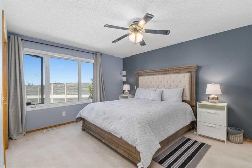 160 Douglas Ridge Green Se, Calgary, AB 