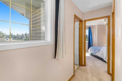160 Douglas Ridge Green Se, Calgary, AB 