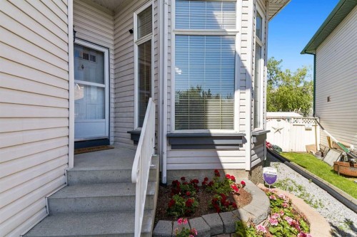 160 Douglas Ridge Green Se, Calgary, AB 