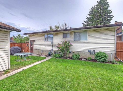 3135 60 Street Ne, Calgary, AB - Outdoor With Exterior