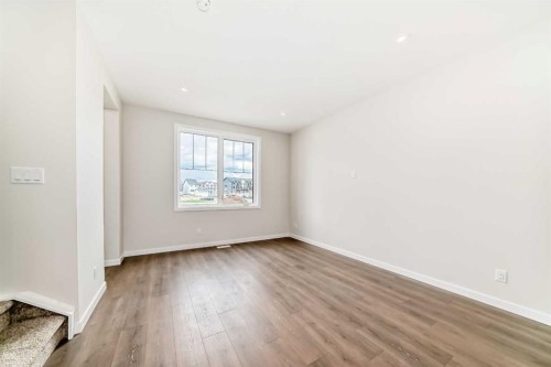 281 Heirloom Way Se, Calgary, AB 
