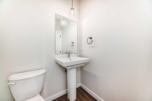 281 Heirloom Way Se, Calgary, AB 