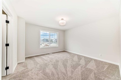 281 Heirloom Way Se, Calgary, AB 