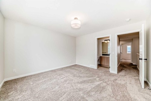 281 Heirloom Way Se, Calgary, AB 
