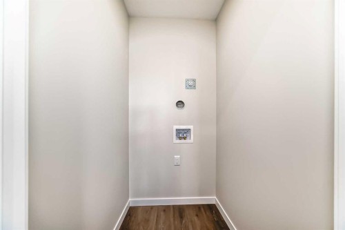 281 Heirloom Way Se, Calgary, AB 