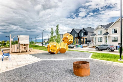281 Heirloom Way Se, Calgary, AB 
