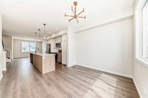 281 Heirloom Way Se, Calgary, AB 