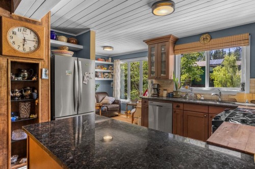 246 Kluane Drive, Banff, AB - Indoor Photo Showing Kitchen