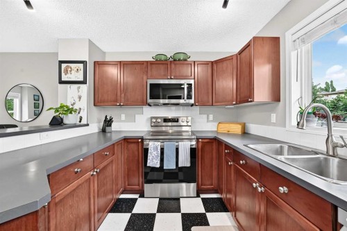 22 Everwillow Circle Sw, Calgary, AB 