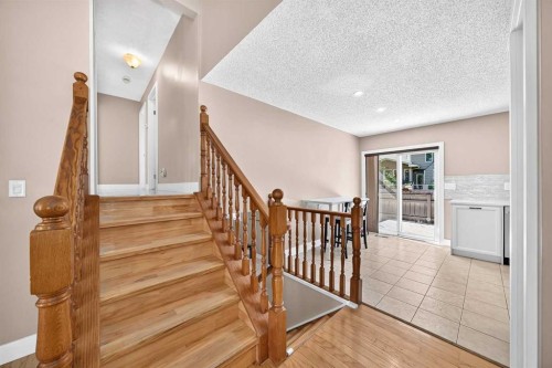 12 Sunvale Mews Se, Calgary, AB 
