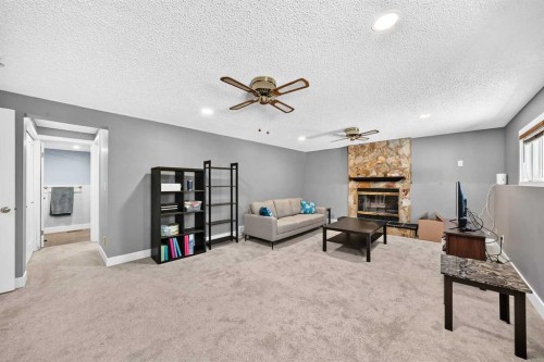 12 Sunvale Mews Se, Calgary, AB 
