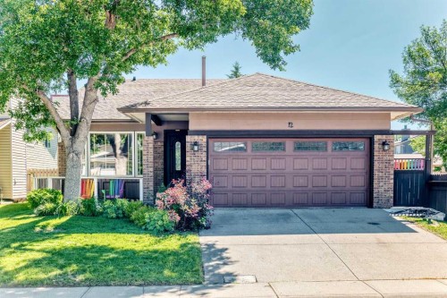 12 Sunvale Mews Se, Calgary, AB 