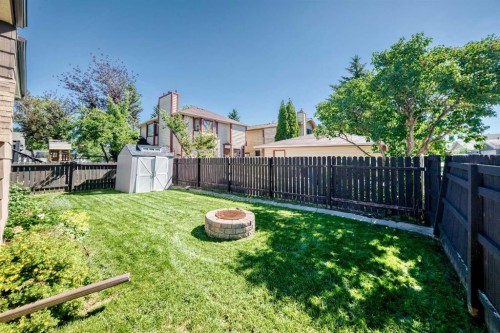 12 Sunvale Mews Se, Calgary, AB 