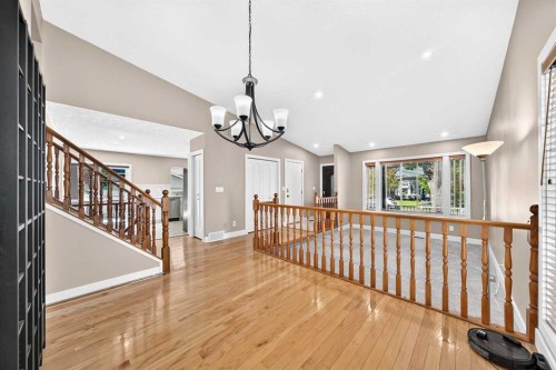 12 Sunvale Mews Se, Calgary, AB 