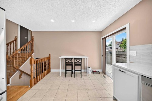 12 Sunvale Mews Se, Calgary, AB 