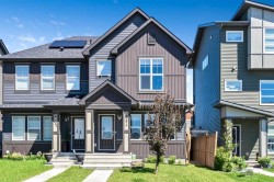 384 Chinook Gate Close SWAirdrie, AB T4B 4V3