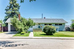 5608 Buckthorn Road NW Calgary, AB T2K 2Y5