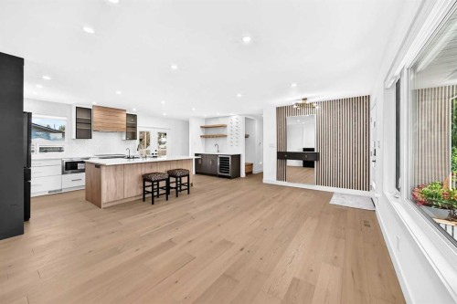 4932 8 Avenue Sw, Calgary, AB 