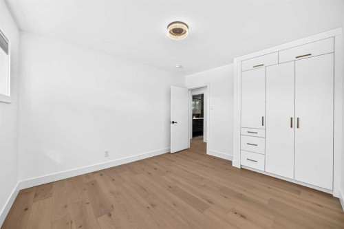 4932 8 Avenue Sw, Calgary, AB 