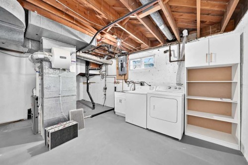 4932 8 Avenue Sw, Calgary, AB 
