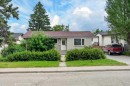 7804 34 Avenue Nw, Calgary, AB  - Outdoor 