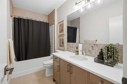 364 Greenwich Drive Nw, Calgary, AB - Indoor Photo Showing Bathroom